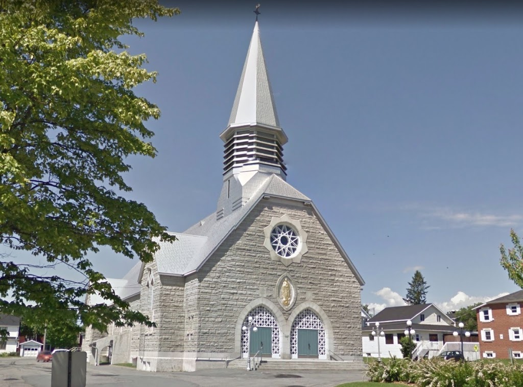 Église catholique Notre-Dame-de-la-Guadeloupe | 541-525 QC-108, La Guadeloupe, QC G0M 1G0, Canada | Phone: (418) 483-5250