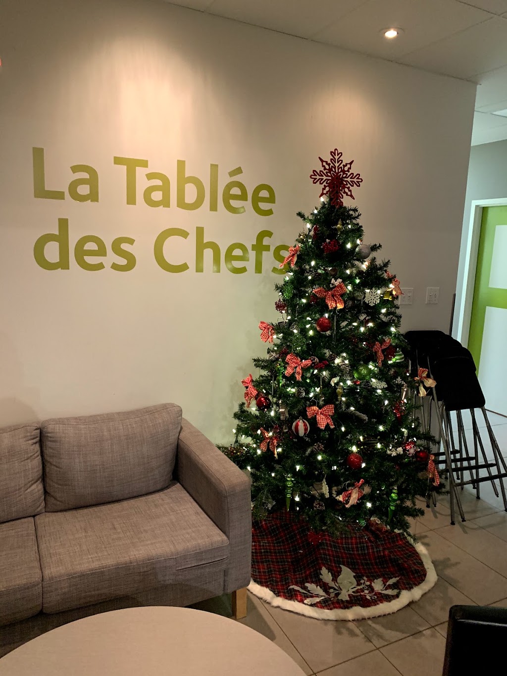 La Tablee Des Chefs | 930 Boulevard Curé-Poirier E, Longueuil, QC J4J 4X1, Canada | Phone: (450) 748-1638