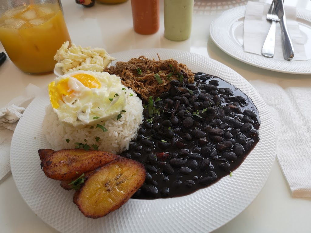 El Venezolano | 818 Danforth Ave, Toronto, ON M4J 1L6, Canada | Phone: (647) 703-4107