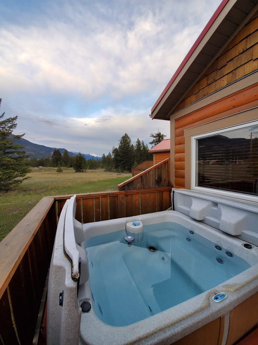 Deere Ridge Cabins | 468 Lakeview Rd, Invermere, BC V0A 1K3, Canada | Phone: (250) 341-3477