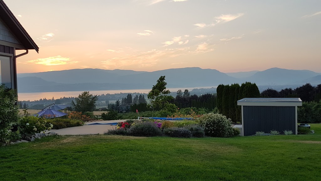 Crawford View B & B | 810 Crawford Rd, Kelowna, BC V1W 4N3, Canada | Phone: (250) 764-1140