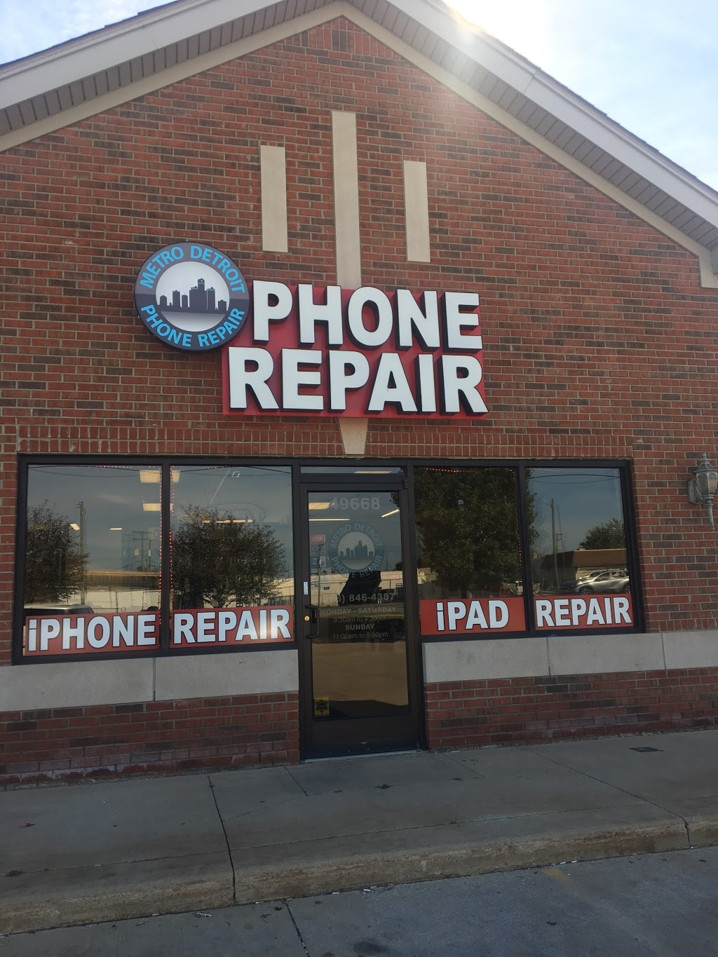 Metro Detroit Phone Repair Chesterfield / New Baltimore | 49668 Gratiot Ave, Chesterfield, MI 48051, USA | Phone: (586) 846-4387