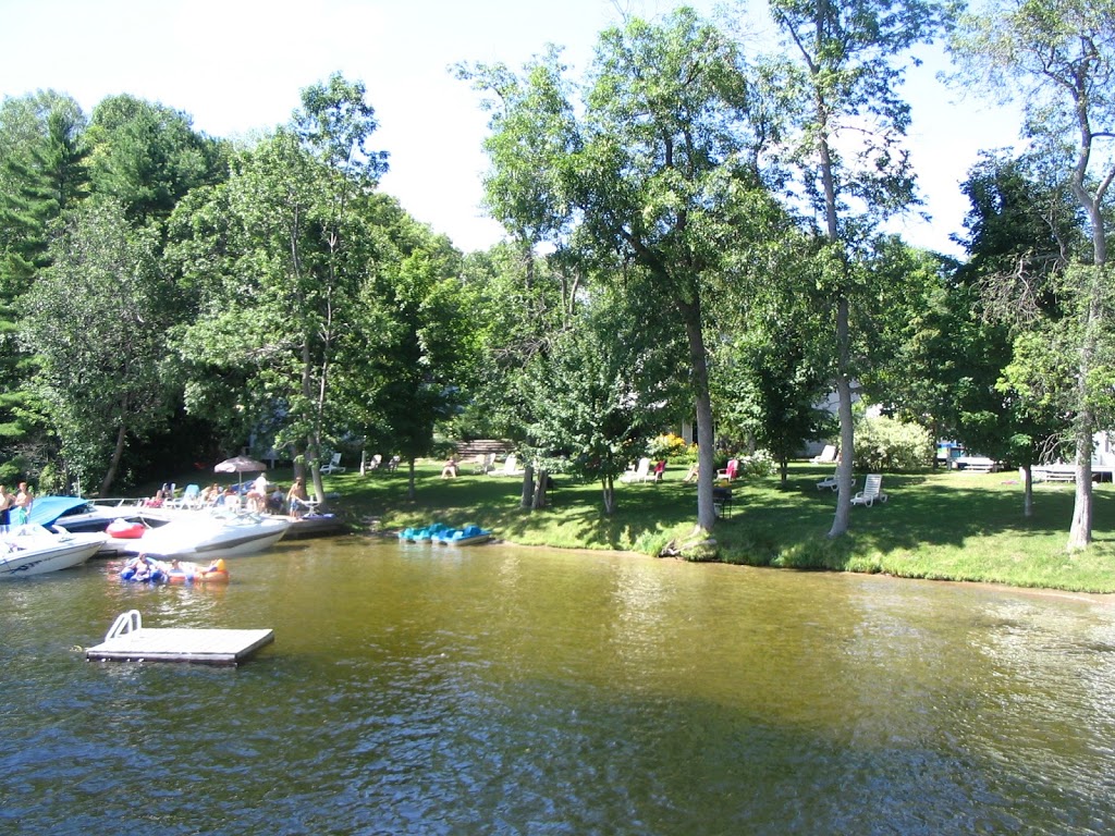 Beachside Cottages on Lake Muskoka | 1130 Milford Bay Rd, Milford Bay, ON P0B 1E0, Canada | Phone: (705) 645-0701