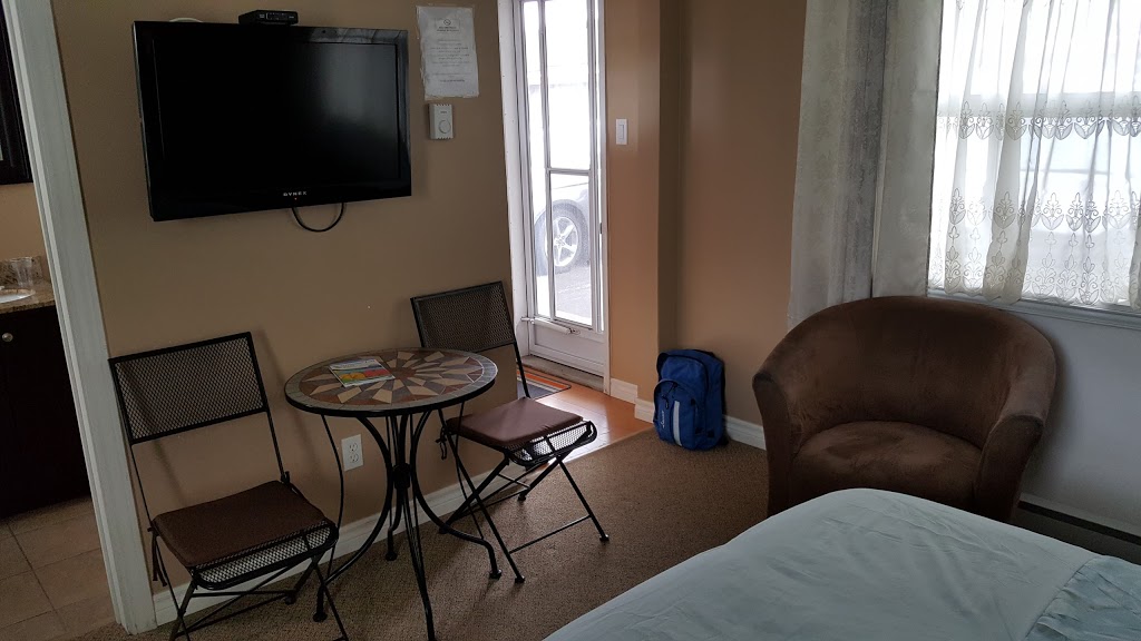 Travellers Motel | 784 Ontario St, Stratford, ON N5A 3K1, Canada | Phone: (519) 271-3830