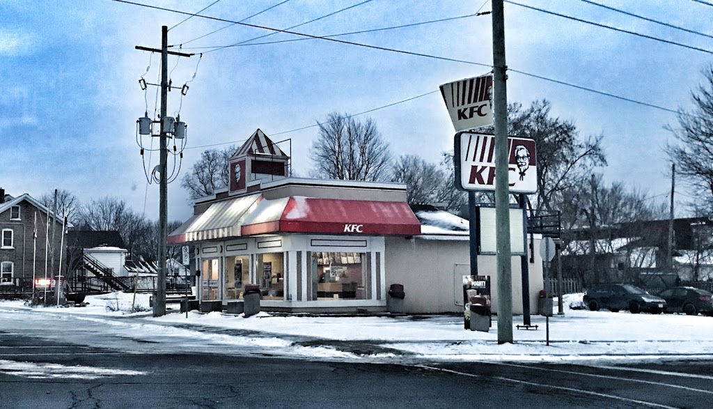 KFC | 21 Main St E, Smiths Falls, ON K7A 1A1, Canada | Phone: (613) 283-7238