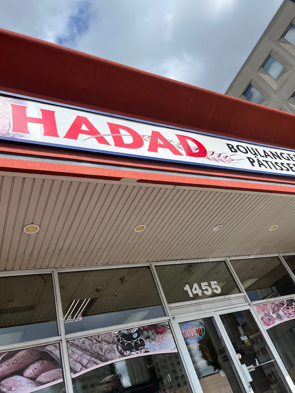 Boulangerie Haddad | 1455 Boulevard Saint-Martin O, Laval, QC H7S 1N1, Canada | Phone: (450) 667-0055