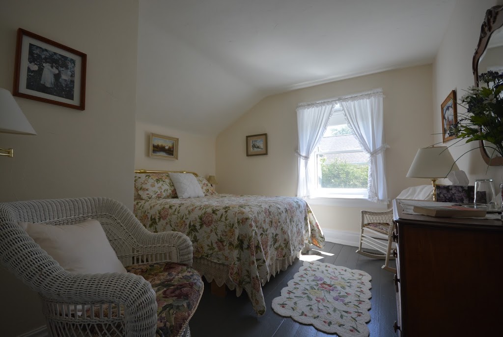 1842 Bed & Breakfast | 1842 Sawmill Rd, Conestogo, ON N0B 1N0, Canada | Phone: (519) 664-0289