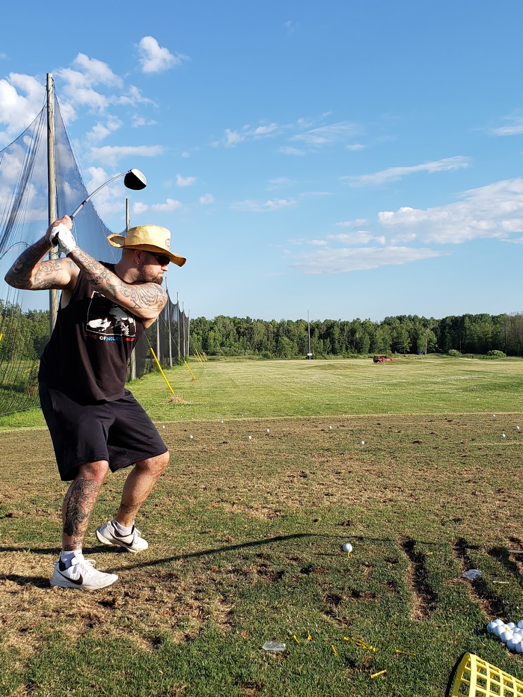 Willow Greens Golf Centre | 1661 Metro Rd N, Willow Beach, ON L0E 1S0, Canada | Phone: (905) 722-6003