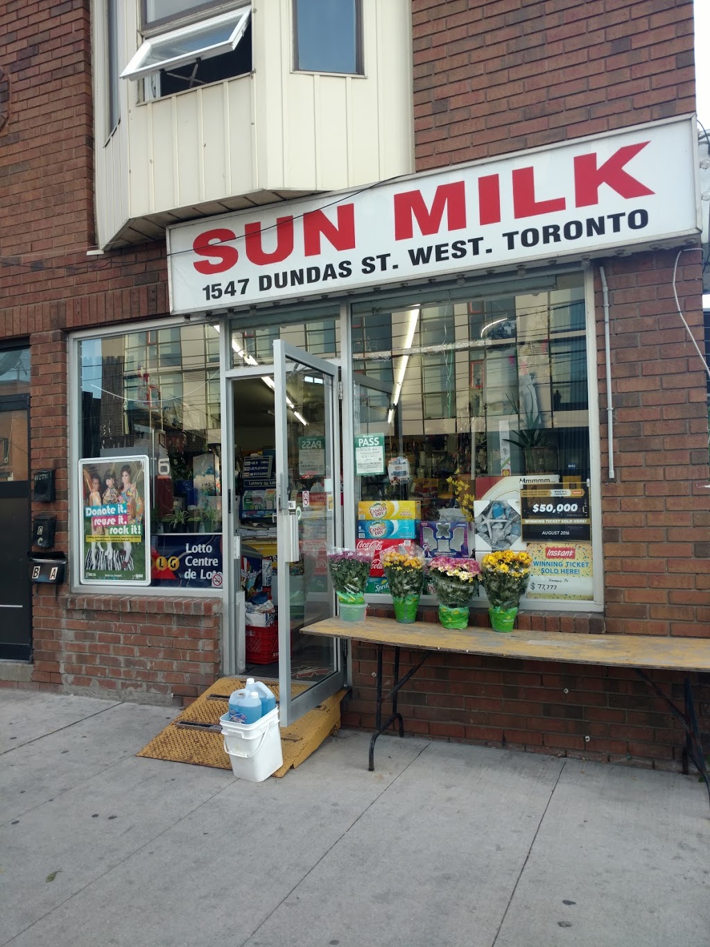 Suns Milk | 1547 Dundas St W, Toronto, ON M6K 1T6, Canada | Phone: (416) 531-8580