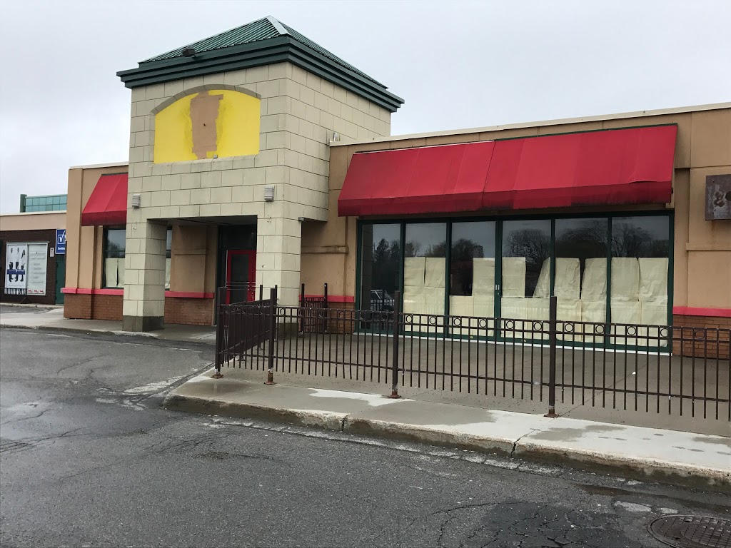 Plaza Sainte-Thérèse | 300 Rue Sicard, Sainte-Thérèse, QC J7E 3X4, Canada | Phone: (450) 661-0244