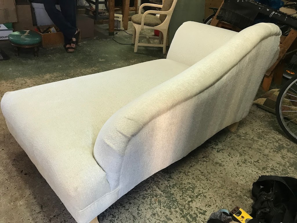 Bobs Upholstery 1972 | 18 Frank St, Carleton Place, ON K7C 2Z7, Canada | Phone: (613) 250-9090