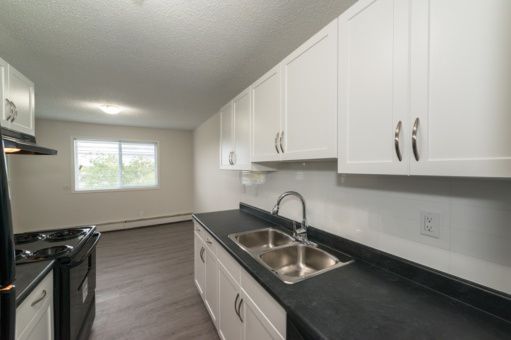 West Edmonton Court | 8905 184 St NW, Edmonton, AB T5T 1T8, Canada | Phone: (780) 414-0291