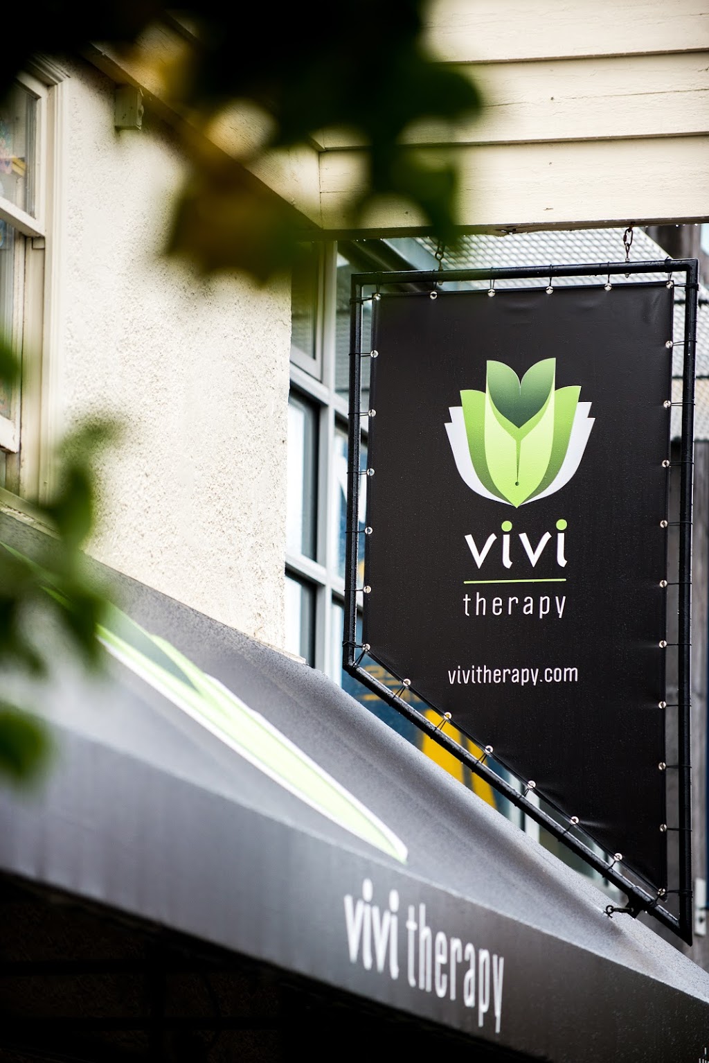 ViVi Therapy Massage Supplies Store and Warehouse | 1976 Oak Bay Ave, Victoria, BC V8R 1E2, Canada | Phone: (250) 298-4484