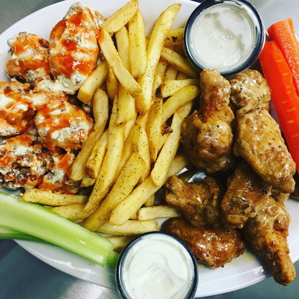 Wild Wing | 9580 Yonge St, Richmond Hill, ON L4C 1V6, Canada | Phone: (905) 237-6940