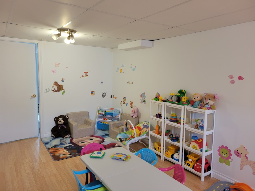 Nursery Les Petits Explorateurs | 7178 Rue du Hêtre, Terrebonne, QC J7M 1L3, Canada | Phone: (438) 270-6650