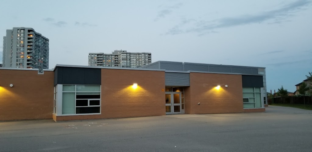 Elementary School Laure-Rièse | 339 Alton Towers Cir, Scarborough, ON M1V 4L3, Canada | Phone: (416) 397-2014