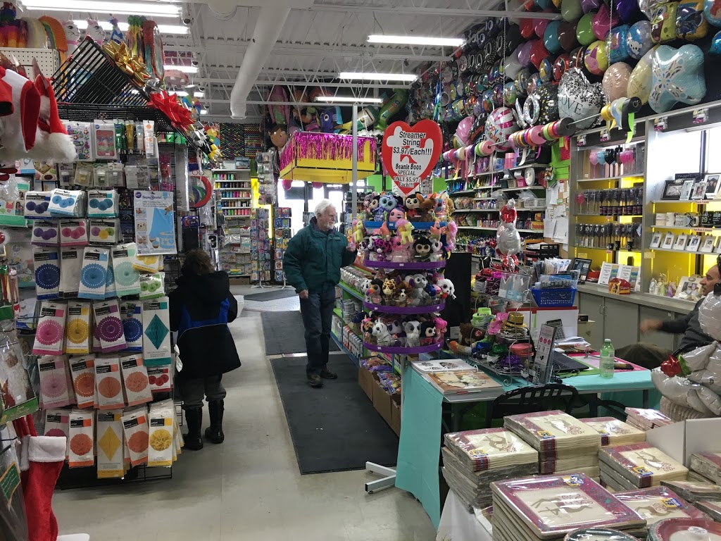 Victoria Party Store | 809 Victoria St N, Kitchener, ON N2B 3C3, Canada | Phone: (519) 744-9500