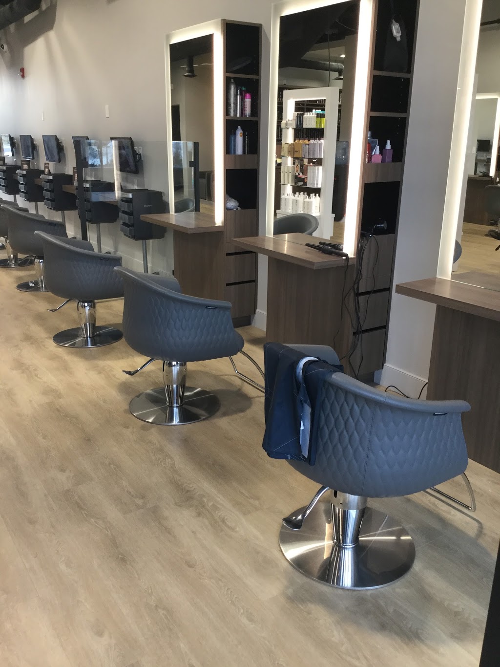 Hair Design Co | 515 Dundas St W #9, Oakville, ON L6M 1L9, Canada | Phone: (905) 257-1300