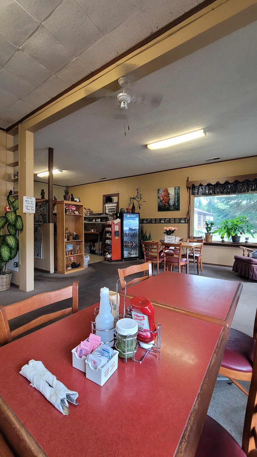 Porterville Diner | 2367 ON-127, Lake Saint Peter, ON K0L 2K0, Canada | Phone: (613) 338-3043