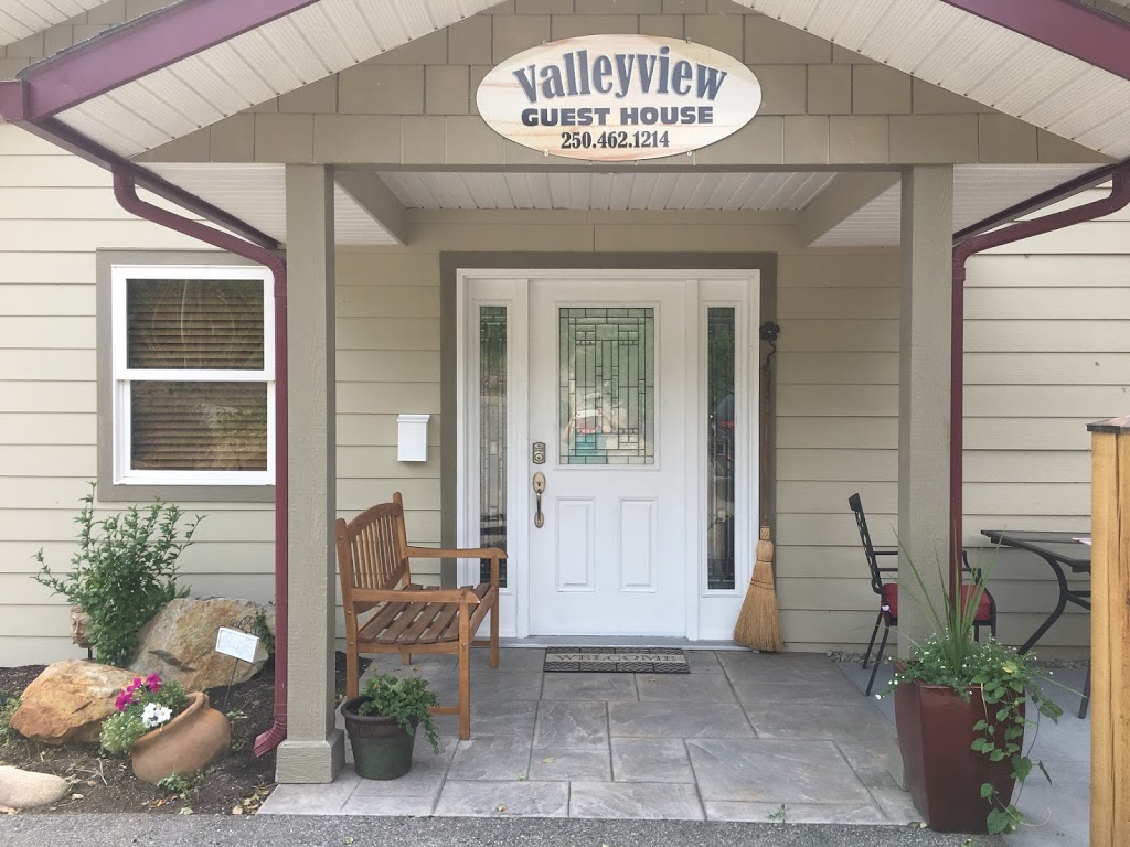 Valleyview Guesthouse | 3435 Valleyview Rd, Penticton, BC V2A 8W9, Canada | Phone: (250) 462-1214
