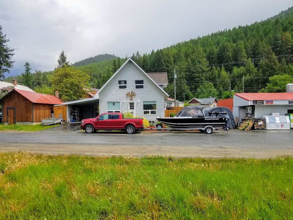 Moyie General Store | 9332 Front St, Moyie, BC V0B 2A0, Canada | Phone: (250) 829-0608