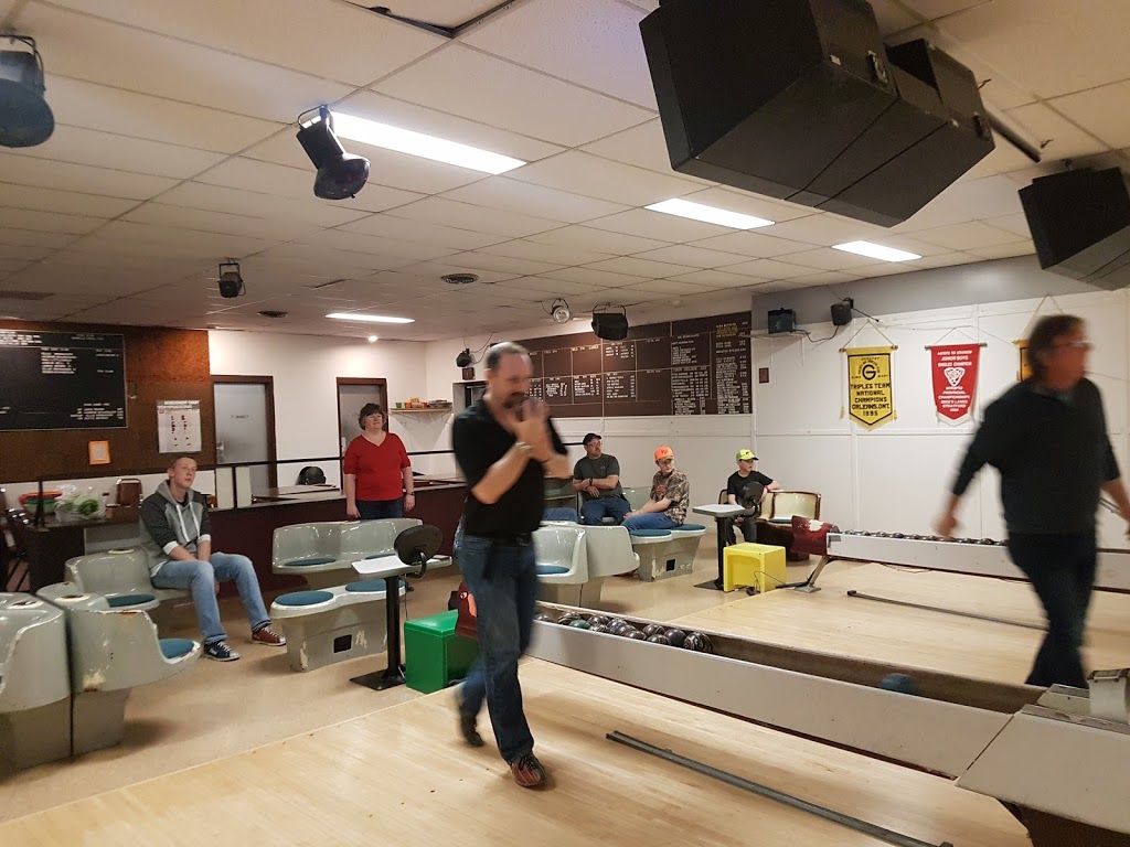 Mount Forest Bowling Centre | 350 Foster St, Mount Forest, ON N0G 2L1, Canada | Phone: (519) 323-4237