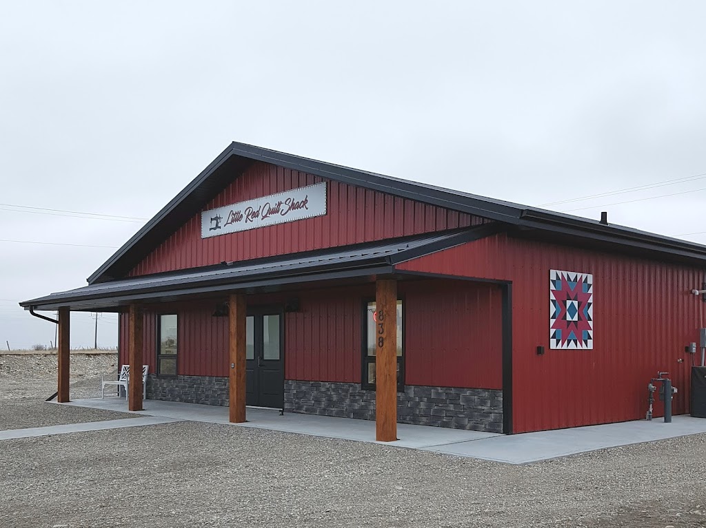 Little Red Quilt Shack | 838 18 St, Fort Macleod, AB T0L 0Z0, Canada | Phone: (403) 894-7791