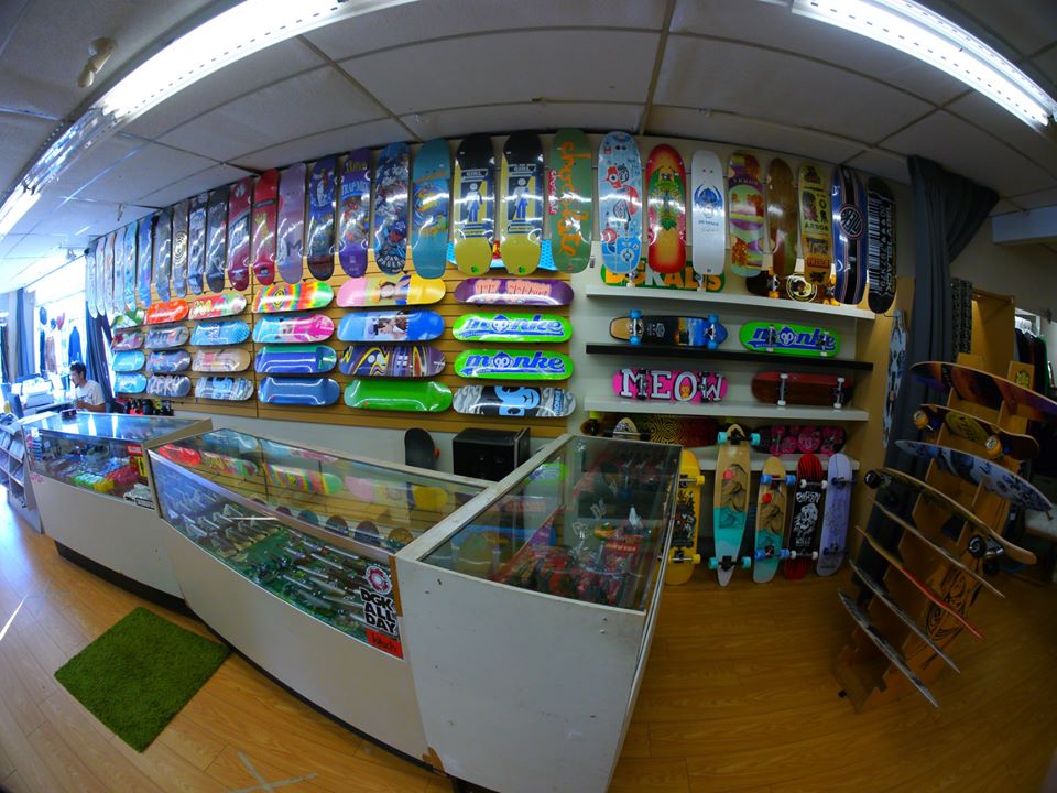 One Love Skateboard Shop | 4845 Imperial St, Burnaby, BC V5J 1C5, Canada | Phone: (778) 786-1140