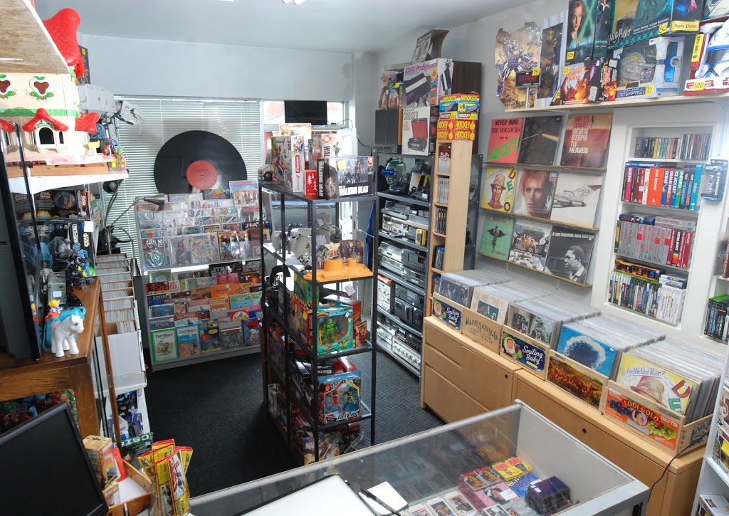 Treehouse Collectibles | 164 Donlands Ave, East York, ON M4J 3P8, Canada | Phone: (647) 436-9553