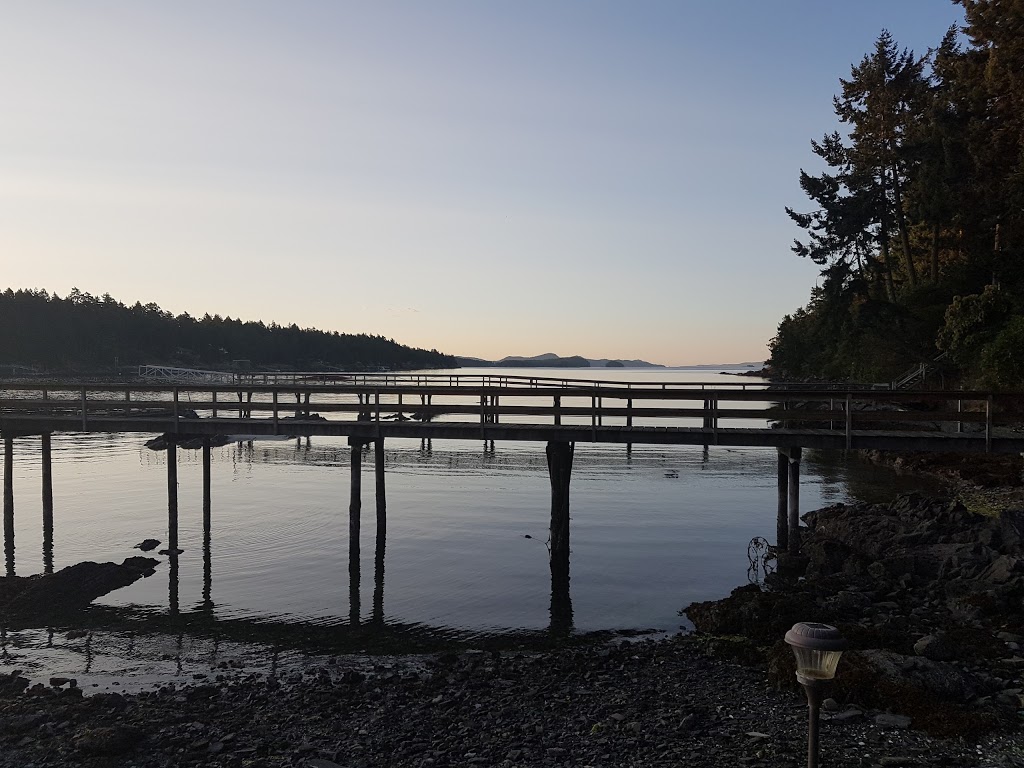 Arbutus Point Oceanfront B&B | 215 Welbury Dr, Salt Spring Island, BC V8K 2L7, Canada | Phone: (250) 537-4583