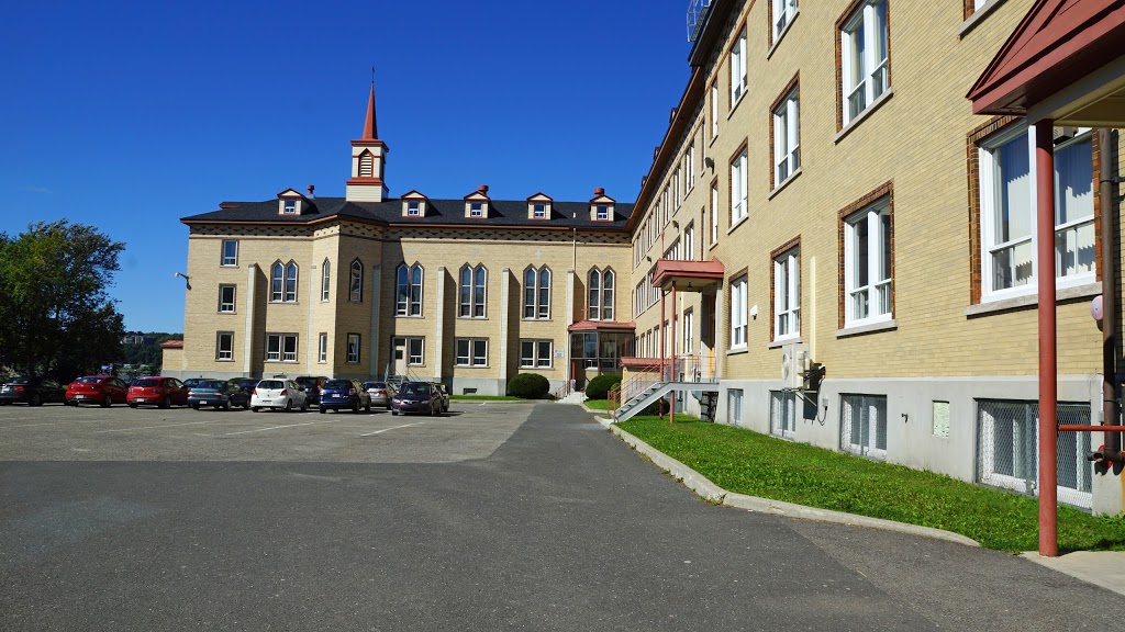 Juvénat Notre-Dame du Saint-Laurent - École secondaire privée, L | 30 Rue du Juvénat, Saint-Romuald, QC G6W 7X2, Canada | Phone: (418) 839-9592