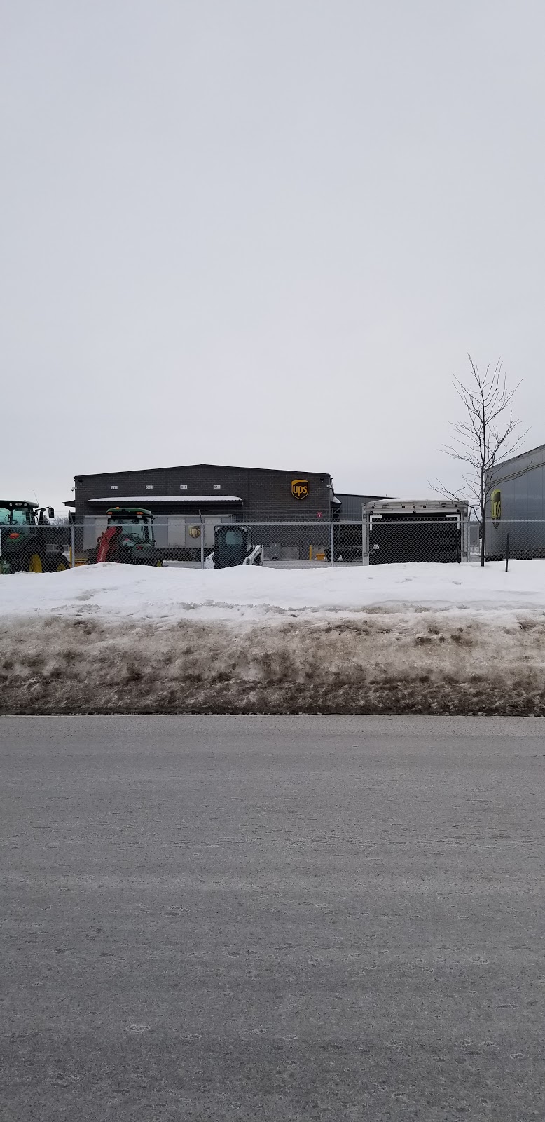 UPS Customer Centre | 8825 Campeau Dr, Kanata, ON K2T 0N8, Canada | Phone: (800) 742-5877