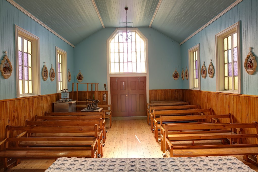 Chapelle du Frère Vianney | 1378 Rue Principale, Petite-Rivière-Saint-François, QC G0A 2L0, Canada | Phone: (418) 760-1050