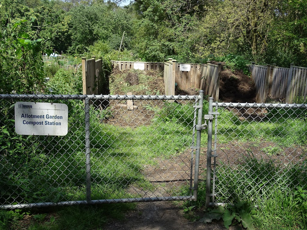 High Park Allotment Garden | High Park-Swansea, Toronto, ON M6R, Canada | Phone: 416-392-8188