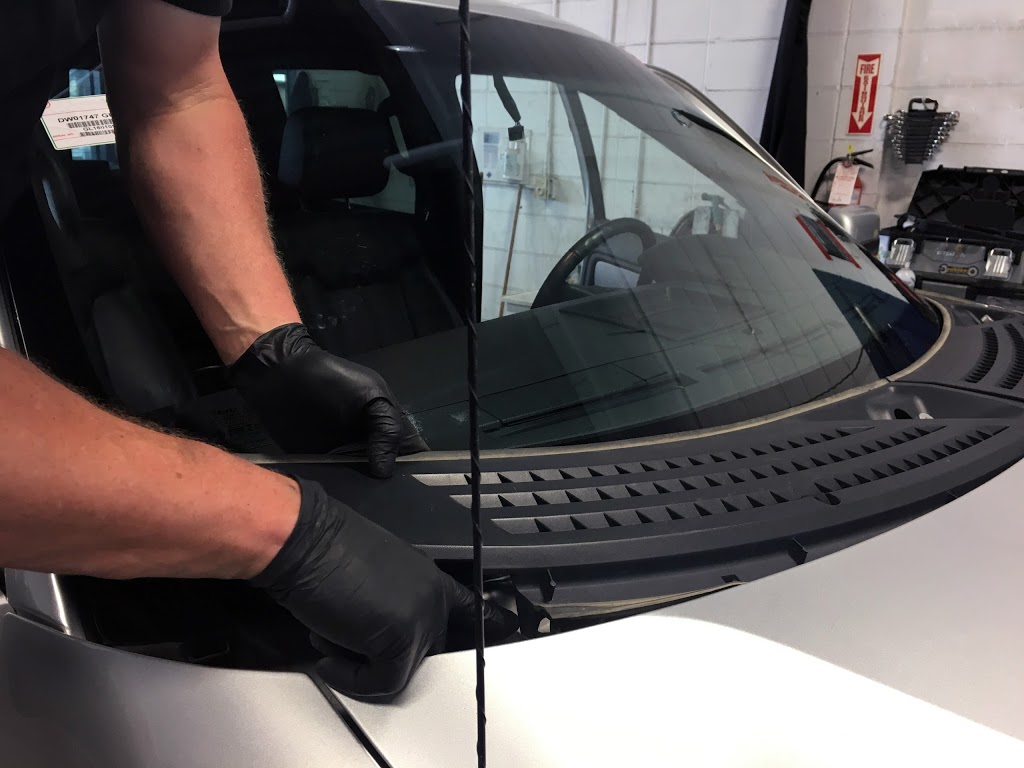 Windshield Surgeons Auto Glass | 13803 127 St NW, Edmonton, AB T6V 1A8, Canada | Phone: (780) 472-7744