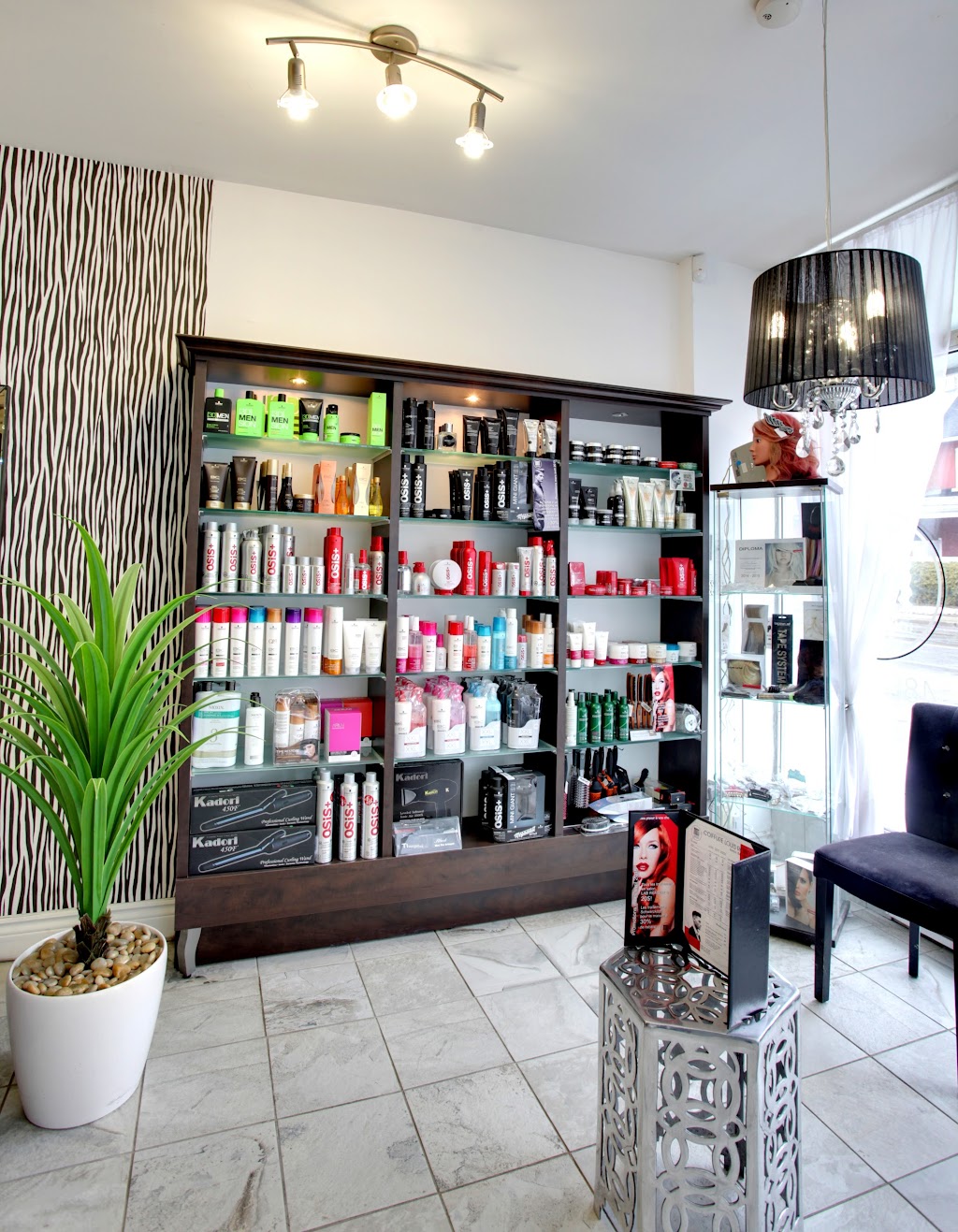 Coiffure Louis Robert | 122 Avenue Westminster N, Montréal-Ouest, QC H4X 1Z4, Canada | Phone: (514) 488-0628