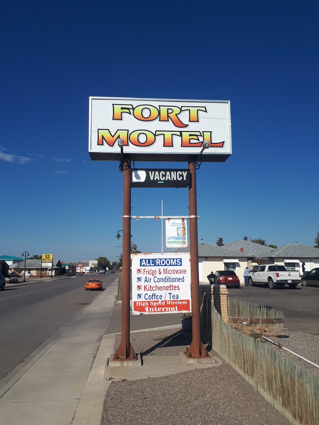 Fort Motel | 451 24 St, Fort Macleod, AB T0L 0Z0, Canada | Phone: (403) 553-3115