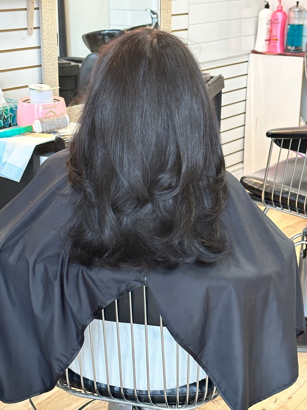 Sadia’s Shears | Settlement Trail #3728, London, ON N6P 0A6, Canada | Phone: (416) 837-8778