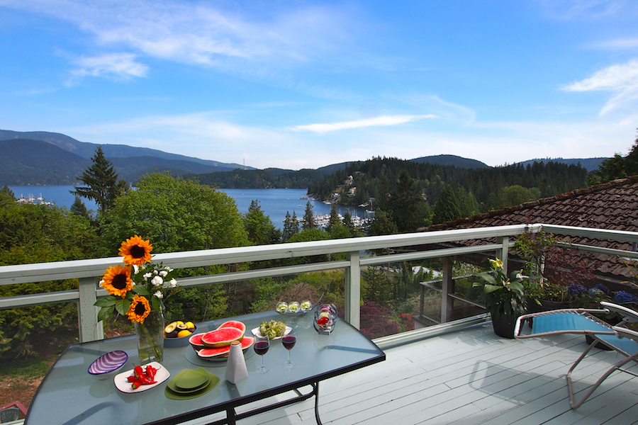 Eagles Nest Vacation Rental | 2490 Caledonia Ave, North Vancouver, BC V7G 1T9, Canada | Phone: (778) 317-6993