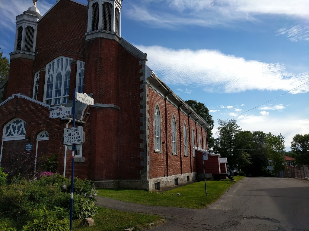 Église Saint-Joseph (Paroisse Notre-Dame-des-Pays-den-Haut) | 2980 Rue Lafontaine, Sainte-Adèle, QC J8B 1G1, Canada | Phone: (450) 229-3429