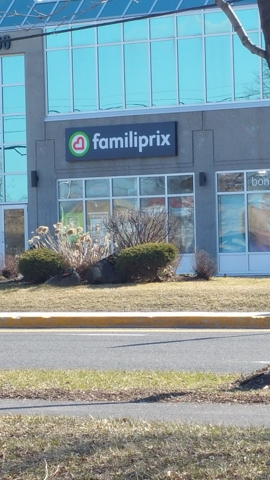 Familiprix Clinique Ian-Philip Paul-Hus (pharmacie affiliée) | 1000 Bd de Montarville #100, Boucherville, QC J4B 5V9, Canada | Phone: (450) 356-3555