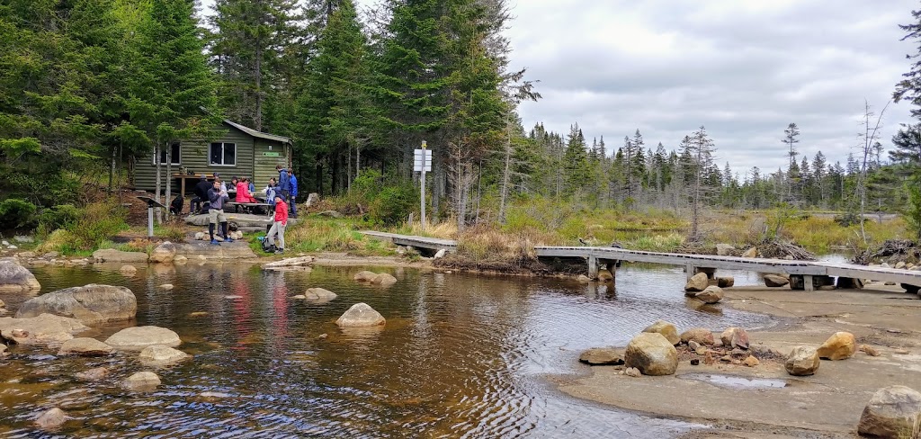 Refuge de lAppel | Sentier National, Saint-Donat-de-Montcalm, QC J0T 2C0, Canada | Phone: (819) 424-2833