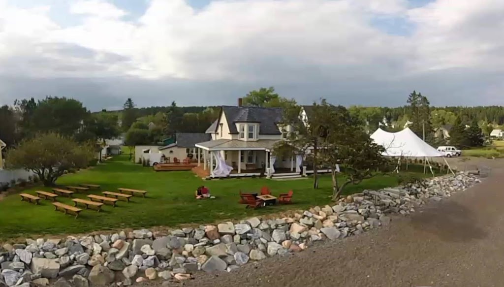 The Cottage by the Bay | 28 Beach St, St. Martins, NB E5R 1C7, Canada | Phone: (506) 833-4441