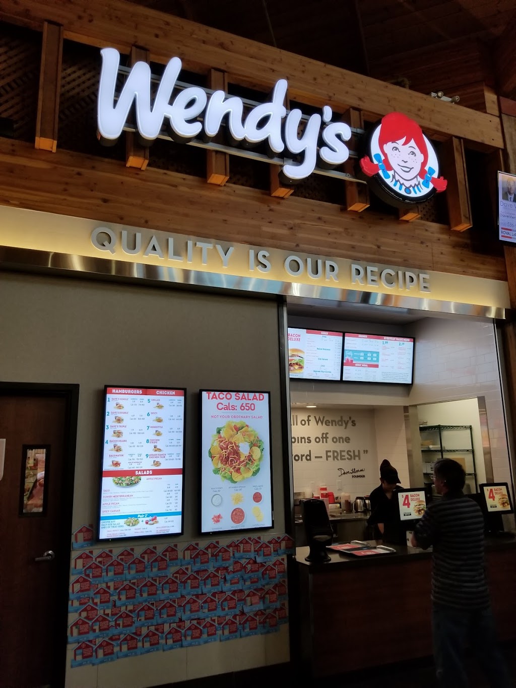 Wendys | 424 S Service Rd Rr #2, Grimsby, ON L3M 4E8, Canada | Phone: (905) 309-6071