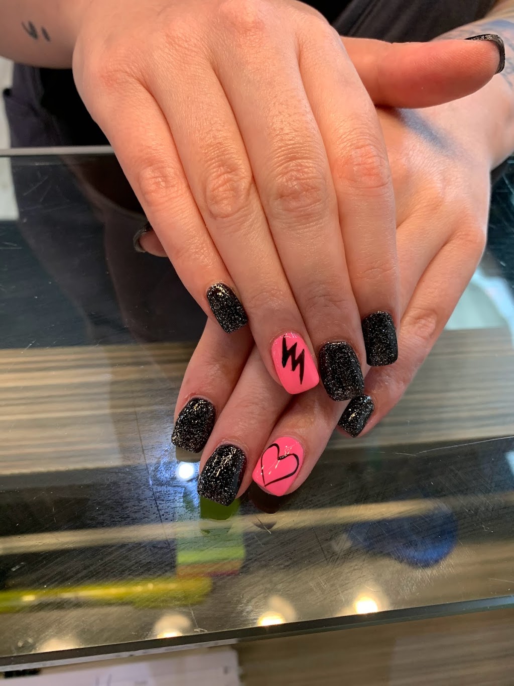 B-Glamour Nails & Spa Emerald Hill | 300 Amberley Way #120, Sherwood Park, AB T8H 0W6, Canada | Phone: (780) 570-1777