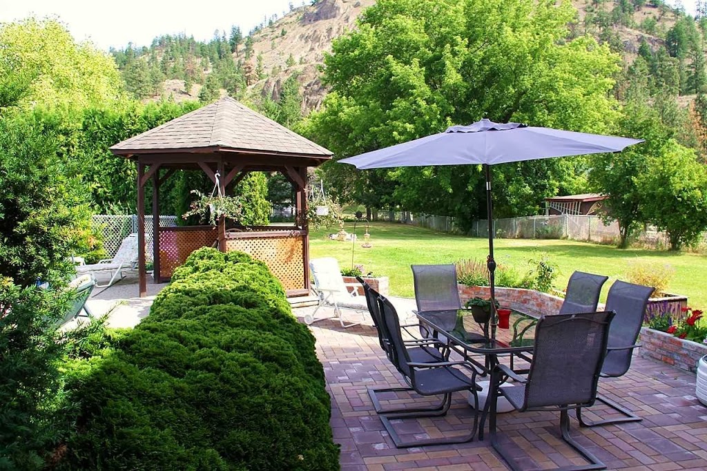 Country Tyme Bed & Breakfast | 6157 Victoria Rd S, Summerland, BC V0H 1Z2, Canada | Phone: (778) 516-1958