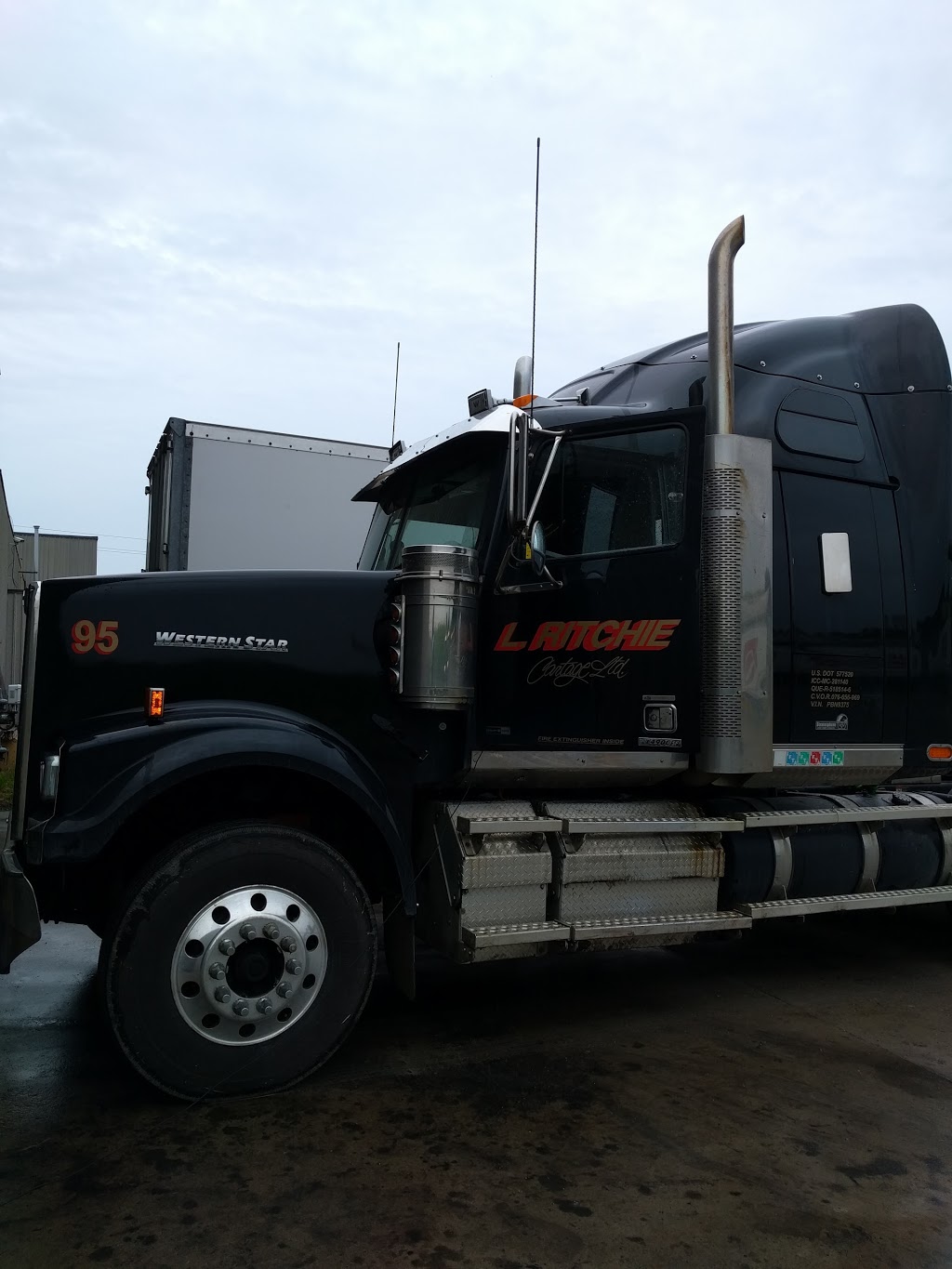 L Ritchie Cartage Limited | 1089 Nelson St, Oshawa, ON L1H 5N9, Canada | Phone: (416) 297-0782