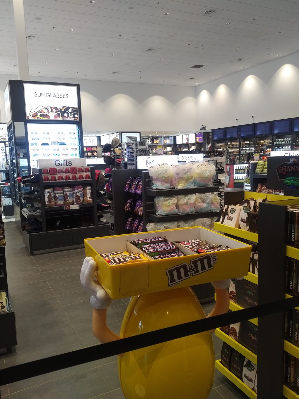 Duty Free Americas - Lewiston | Lewiston Queenston Bridge Plaza, 1, Lewiston, NY 14092, USA | Phone: (716) 284-9734