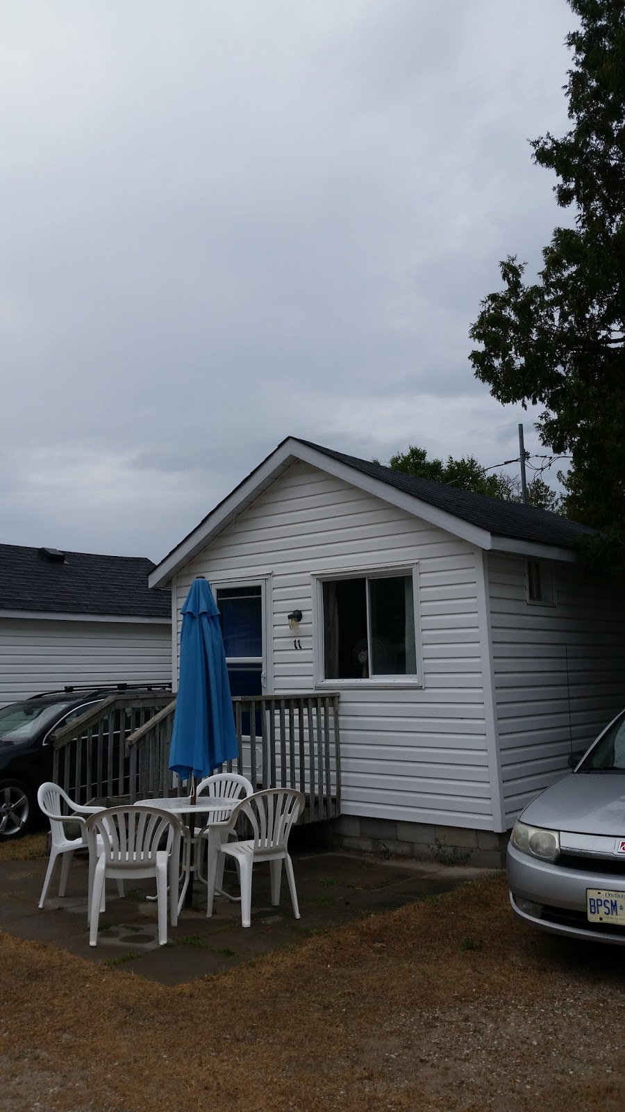 McFadden Cottages | 183 River Rd E, Wasaga Beach, ON L9Z 2L5, Canada | Phone: (705) 429-2627