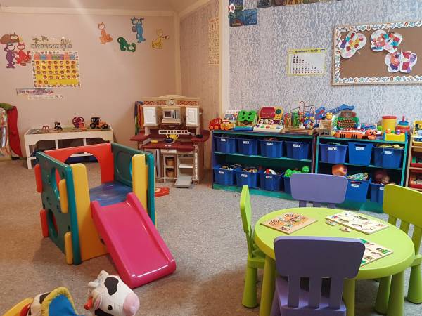 Little Star Daycare [Childcare] | 409 Ioco Rd, Port Moody, BC V3H 2W2, Canada | Phone: (604) 469-3657